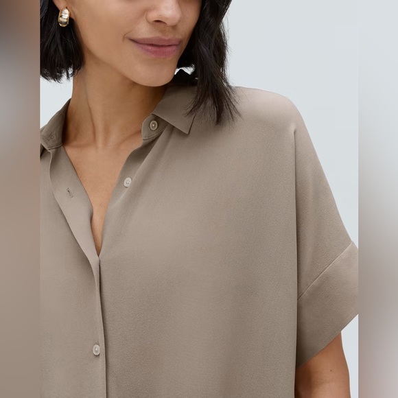 The Washable Clean Silk Short-Sleeve Square Shirt - Picture 3 of 6